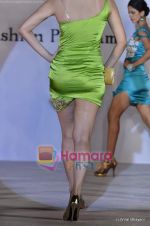 at Garodia Institute annual fashion show  in R City Mall on 6th May 2011 (117).JPG